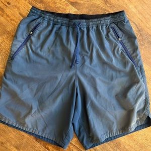 Patagonia Nine Trails shorts - navy blue - men’s medium